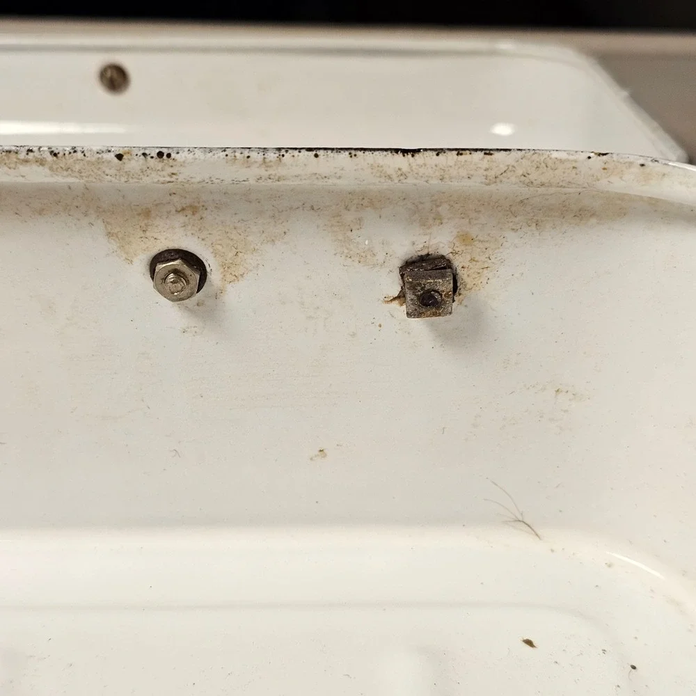 BW sturdy modern enamel
